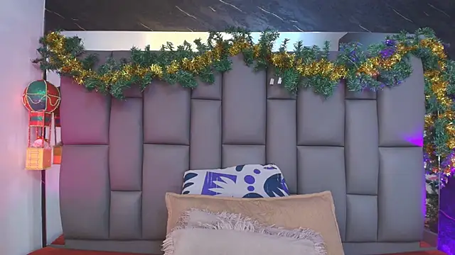  MiaBrown  online show from December 5, 12:04 pm