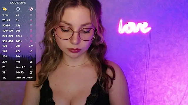 Leah Reed online show from February 21, 2:27 pm