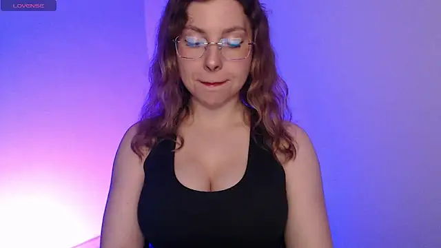 Leah Reed online show from September 29, 2:12 pm