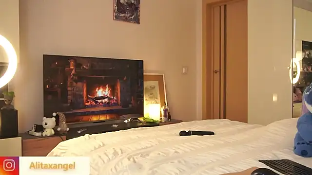 AlitaXAngelic online show from February 9, 8:43 am