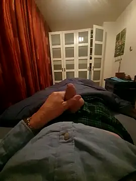 Snapshot of jk1981jk chatting on October 25, 5:17 am jk1981jk online show from October 25, 5:17 am