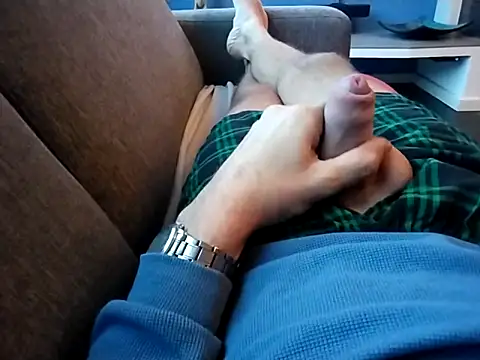 Snapshot of jk1981jk chatting on November 16, 7:24 am jk1981jk online show from November 16, 7:24 am