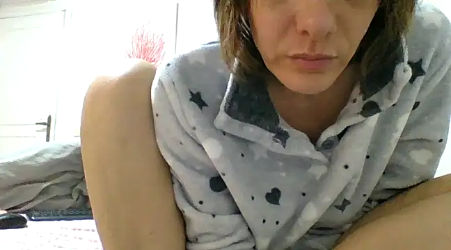 Emyly83 online show from March 9, 10:08 pm