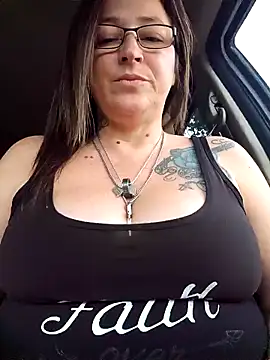 Snapshot of angelbaby1998 chatting on December 20, 11:40 pm angelbaby1998 online show from December 20, 11:40 pm