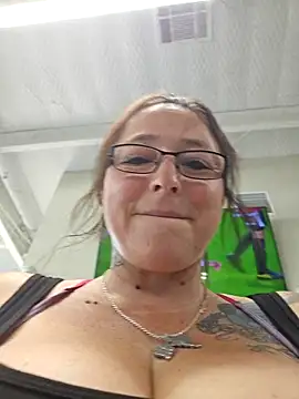 angelbaby1998 online show from May 3, 9:18 pm