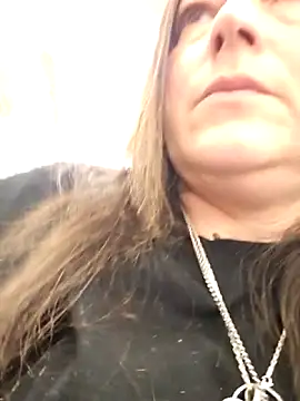 Snapshot of angelbaby1998 chatting on October 30, 1:59 am angelbaby1998 online show from October 30, 1:59 am