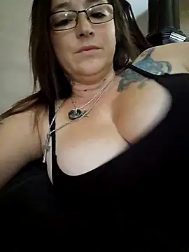 Snapshot of angelbaby1998 chatting on November 20, 5:35 pm angelbaby1998 online show from November 20, 5:35 pm