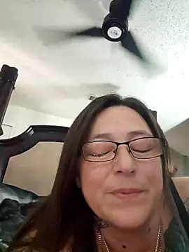 Snapshot of angelbaby1998 chatting on December 22, 5:35 pm angelbaby1998 online show from December 22, 5:35 pm