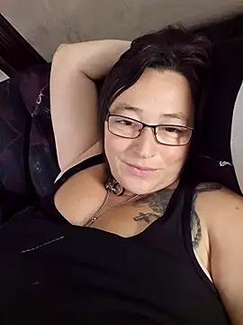 Snapshot of angelbaby1998 chatting on November 28, 4:51 pm angelbaby1998 online show from November 28, 4:51 pm