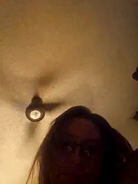 Snapshot of angelbaby1998 chatting on November 17, 11:09 pm angelbaby1998 online show from November 17, 11:09 pm