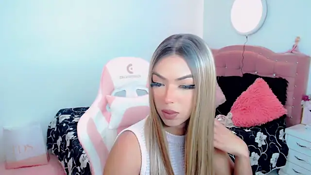 Snapshot of Tanedra_collings chatting on September 23, 3:13 am Tanedra collings online show from September 23, 3:13 am