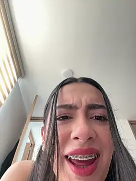 Nicollemays online show from March 21, 3:27 pm