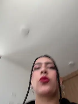 Snapshot of Nicollemays chatting on May 5, 1:14 pm Nicollemays online show from May 5, 1:14 pm