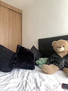 Nicollemays online show from January 12, 6:15 pm