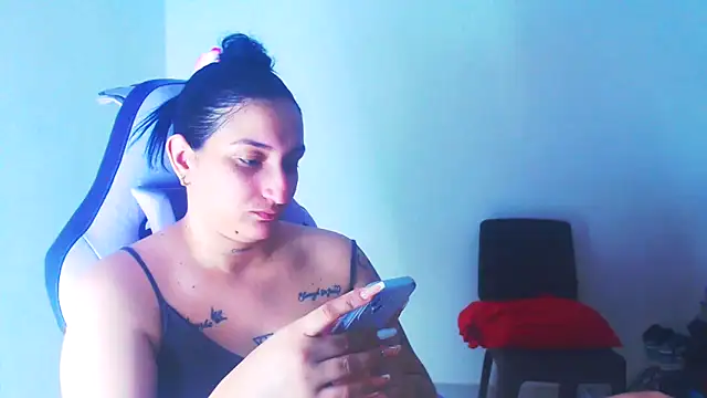 Snapshot of liz_dirty chatting on June 3, 9:52 pm liz dirty online show from June 3, 9:52 pm