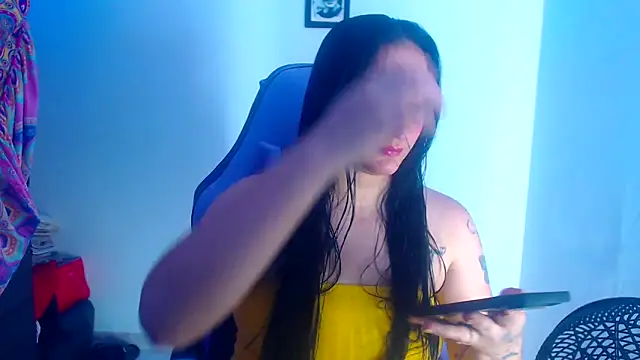 Snapshot of liz_dirty chatting on October 18, 11:07 pm liz dirty online show from October 18, 11:07 pm