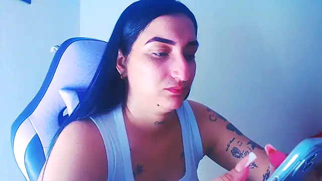 Snapshot of liz_dirty chatting on May 30, 10:48 pm liz dirty online show from May 30, 10:48 pm