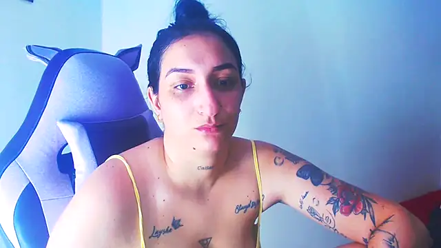 Snapshot of liz_dirty chatting on June 2, 10:21 pm liz dirty online show from June 2, 10:21 pm