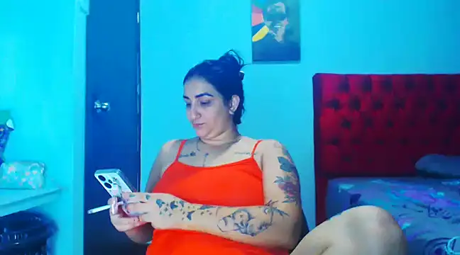 Snapshot of liz_dirty chatting on December 3, 11:07 pm liz dirty online show from December 3, 11:07 pm