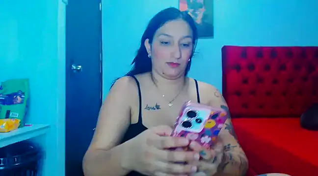 Snapshot of liz_dirty chatting on January 14, 10:44 pm liz dirty online show from January 14, 10:44 pm