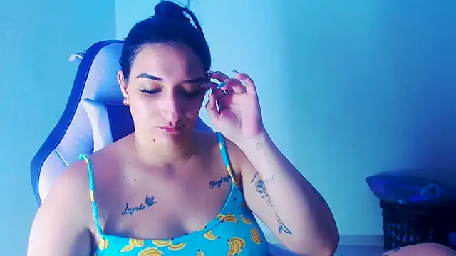 liz dirty online show from March 6, 11:00 pm