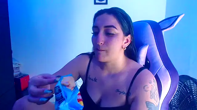 Snapshot of liz_dirty chatting on October 5, 10:33 pm liz dirty online show from October 5, 10:33 pm