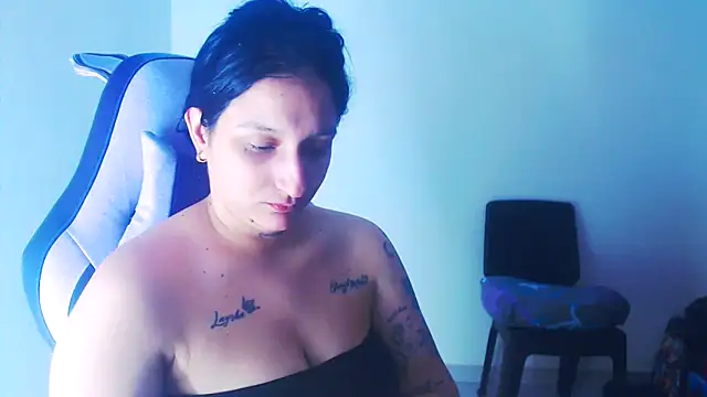 Snapshot of liz_dirty chatting on May 14, 9:56 pm liz dirty online show from May 14, 9:56 pm