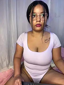 Snapshot of Aleja_DANS chatting on July 15, 7:37 am Aleja DANS online show from July 15, 7:37 am