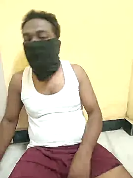 Snapshot of Tamil_paiyan012 chatting on February 16, 3:26 am Tamil paiyan012 online show from February 16, 3:26 am