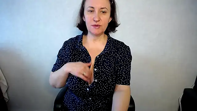 DonnaMagdalena online show from March 29, 1:24 pm