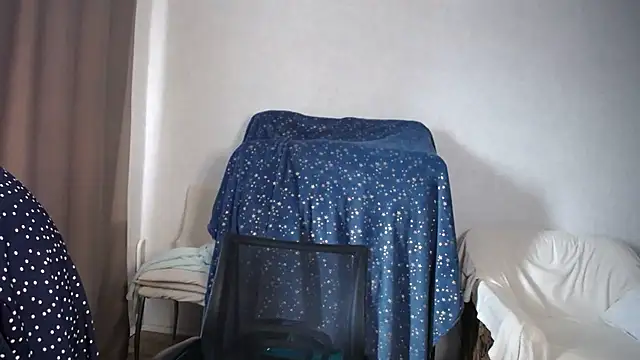 DonnaMagdalena online show from May 9, 1:03 pm