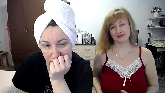 DonnaMagdalena online show from March 25, 8:14 am