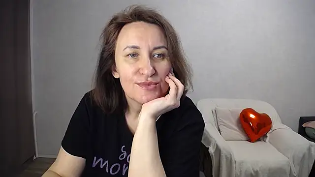 DonnaMagdalena online show from February 20, 7:10 am