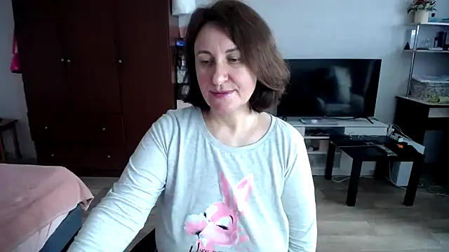 DonnaMagdalena online show from April 4, 11:28 am