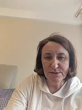 DonnaMagdalena online show from April 5, 1:51 pm