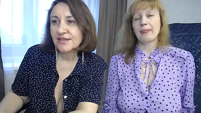 DonnaMagdalena online show from May 4, 2:42 pm