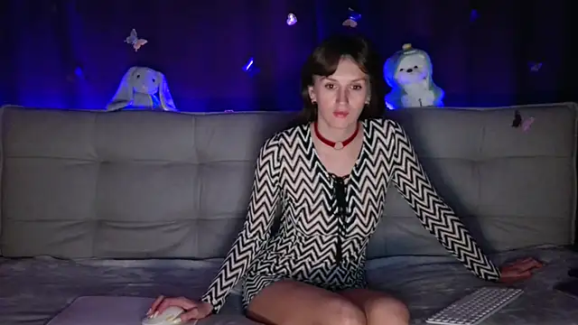 intolerable girl online show from November 17, 8:29 am