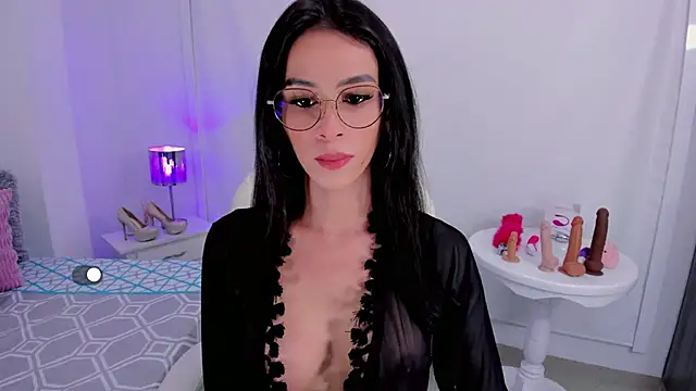 Snapshot of Andrea_Marinn chatting on February 11, 4:01 am Andrea Marinn online show from February 11, 4:01 am