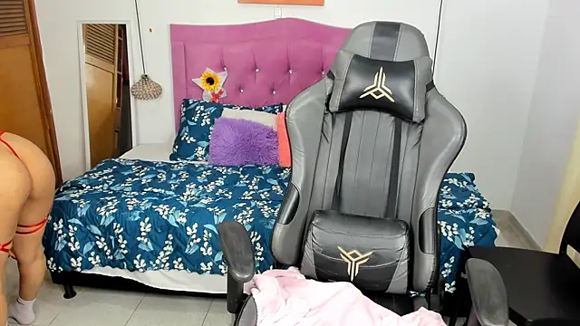 Kitty 19  online show from January 22, 1:31 am