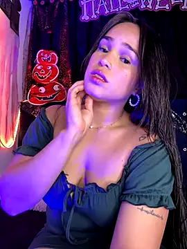 Snapshot of Merloth chatting on October 12, 10:44 pm Merloth online show from October 12, 10:44 pm