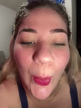 Snapshot of Celestedubois chatting on December 15, 7:20 pm Celestedubois online show from December 15, 7:20 pm