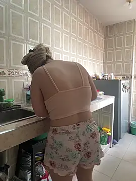 Snapshot of Celestedubois chatting on November 4, 6:55 pm Celestedubois online show from November 4, 6:55 pm