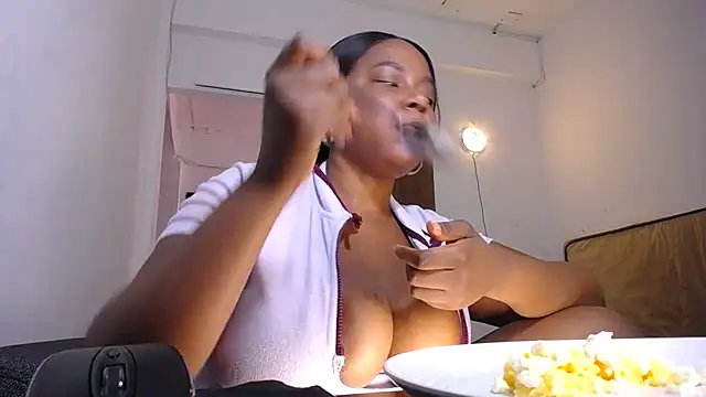 yselahot online show from February 16, 3:21 pm