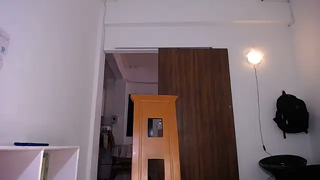 yselahot online show from April 7, 2:08 pm