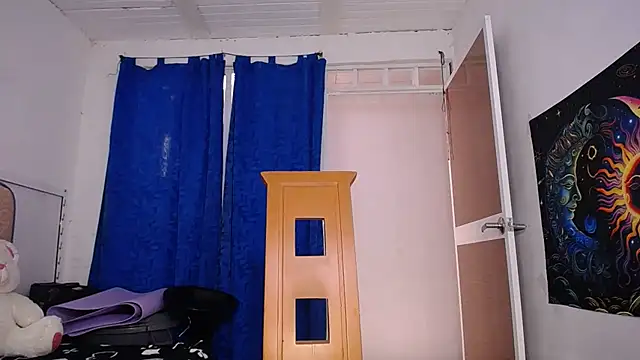 yselahot online show from December 3, 5:01 pm