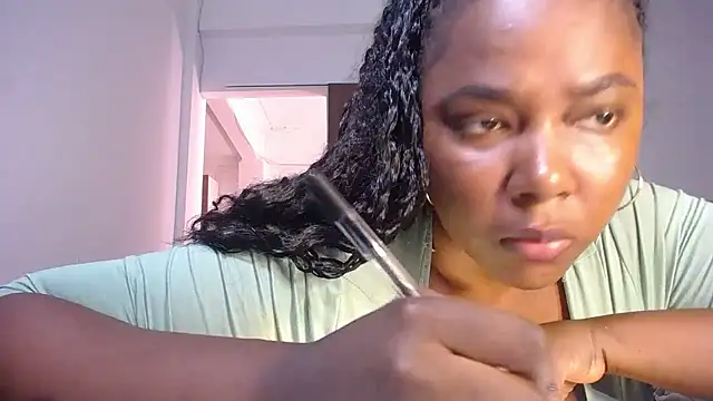 yselahot online show from January 13, 7:18 pm