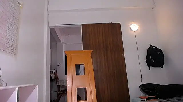 yselahot online show from April 14, 2:44 pm