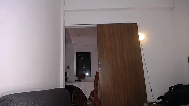 yselahot online show from February 6, 7:32 pm