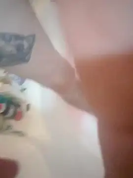 Snapshot of ClydeCan409 chatting on June 6, 1:44 am ClydeCan409 online show from June 6, 1:44 am