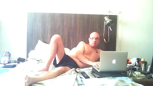 dazuk4513 online show from May 14, 5:10 pm